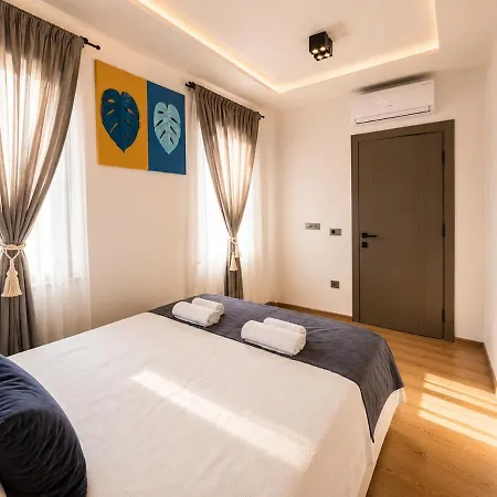 Diker Port Apartmán *